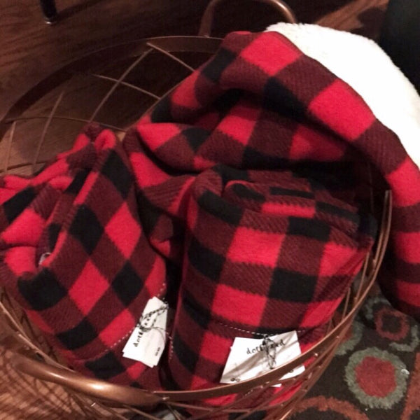 FLEECE AND CHENILLE BLANKET - RED BUFFALO CHECK - Dotboxed