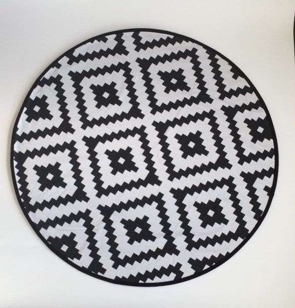 Black and White Jumbo Diamond Aztec - ROUND BLANKET - Dotboxed