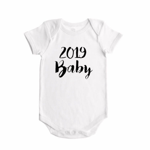 2019 baby (handwritten font) announcement - BODYSUIT - Wholesale - Dotboxed