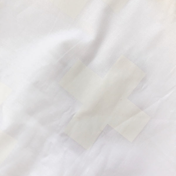 White cross blanket - Dotboxed